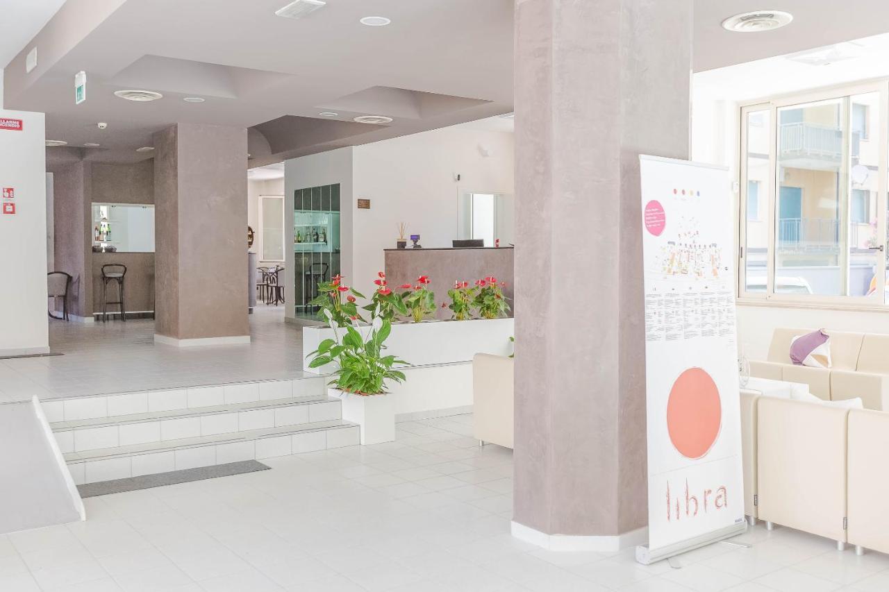 Hotel Confort Rimini Exterior foto